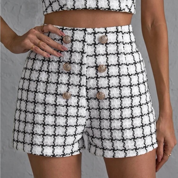Plaid Print
Button Detail Tweed Shorts Style 25 - Picture 4 of 7